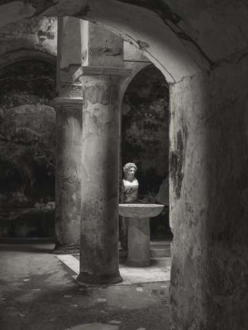 Kenro Izu - Requiem for Pompei